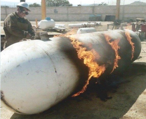 Desmantelacion tanque de gas 